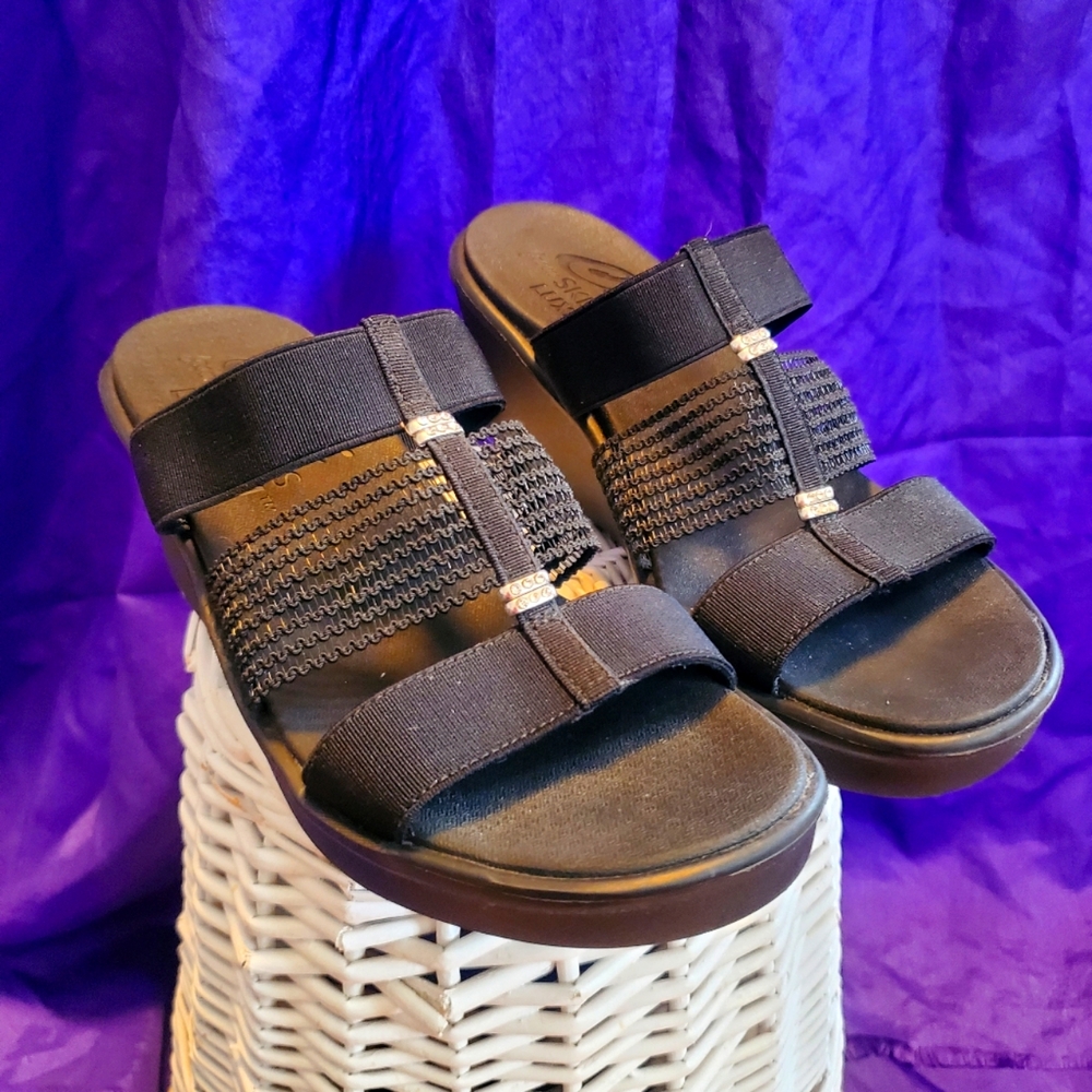 Skechers Cali luxe foam black sandals wedges so on stretch